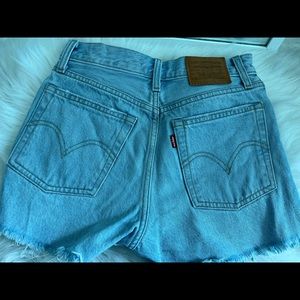 Levi’s Wedgie Shorts